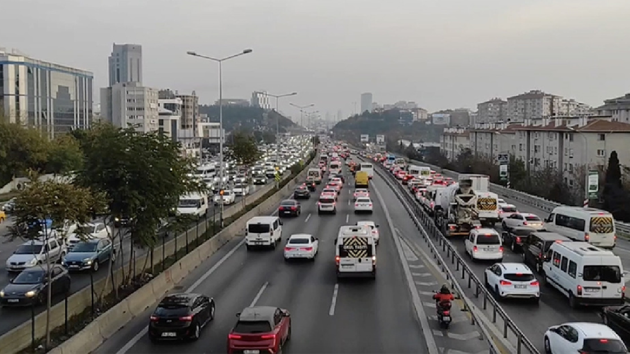 İstanbul’da bugün bazı yollar trafiğe kapalı! İşte alternatif güzergahlar…