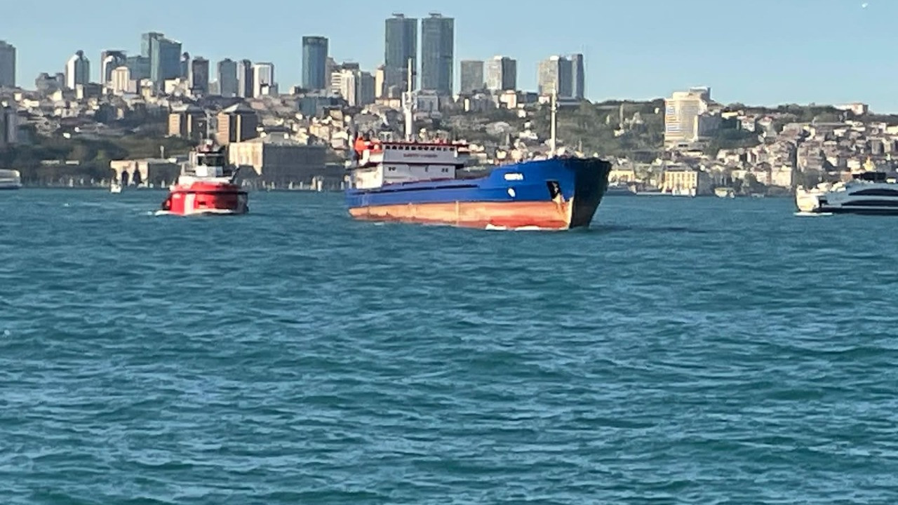 İstanbul Boğazı'nda gemi arızası; trafik askıya alındı