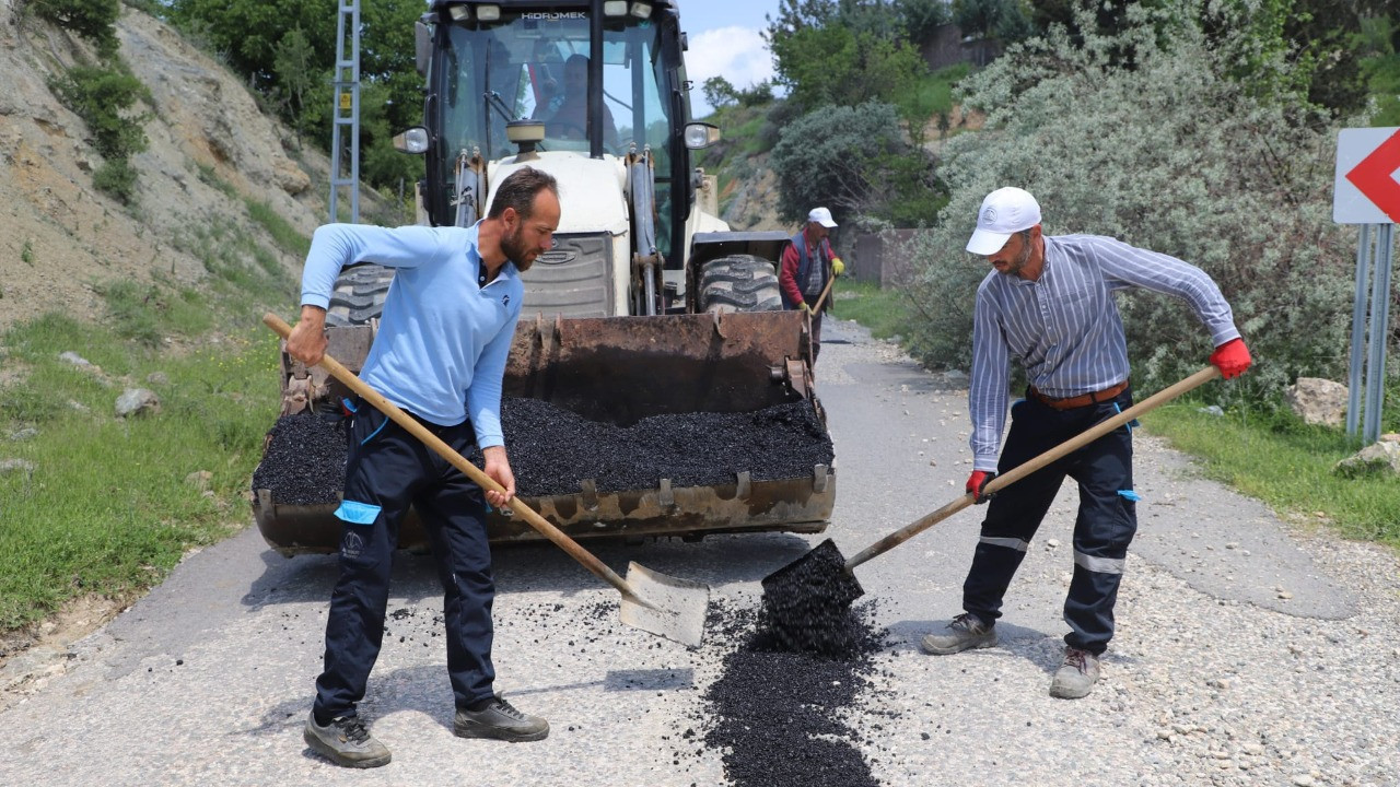 Dulkadiroğlu Belediyesi’nden ulaşım hamlesi! Asfalt yama ve yol bakım çalışması sürüyor!