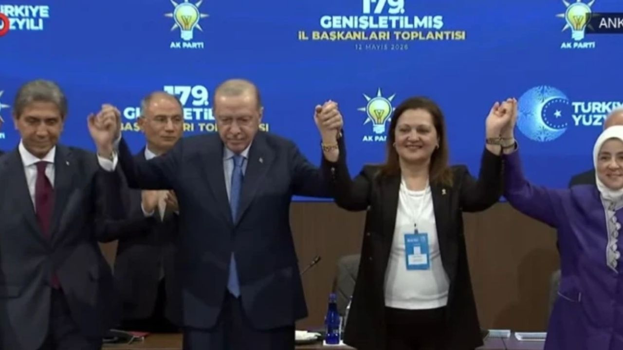 Afyonkarahisar’da siyasi transfer: Belediye Başkanları AK Parti saflarına katıldı: Artık "Cumhur"dalar