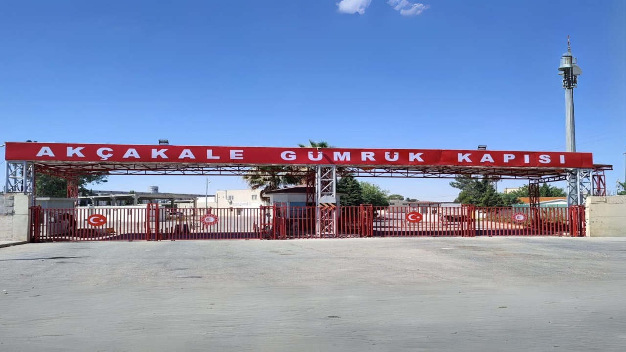 Akçakale Gümrük Kapısı’ndan 12 yıl sonra yeni dönem: Pasaportlu geçiş başladı