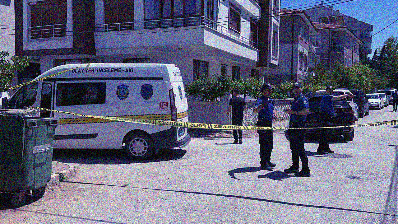Kan donduran evlat vahşeti! Anne ve babasını bıçaklayarak öldürdü