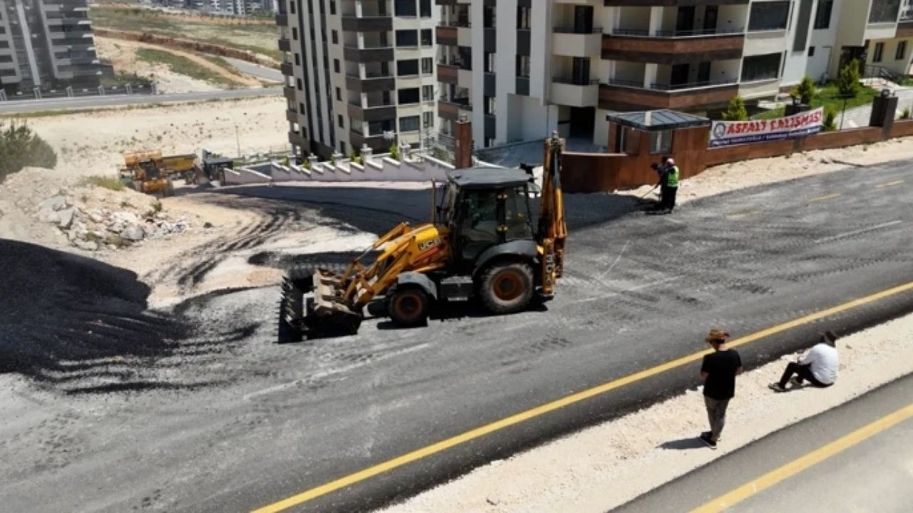 Şahinbey’de asfalt seferberliği! Konforlu ulaşım için yollar yenileniyor