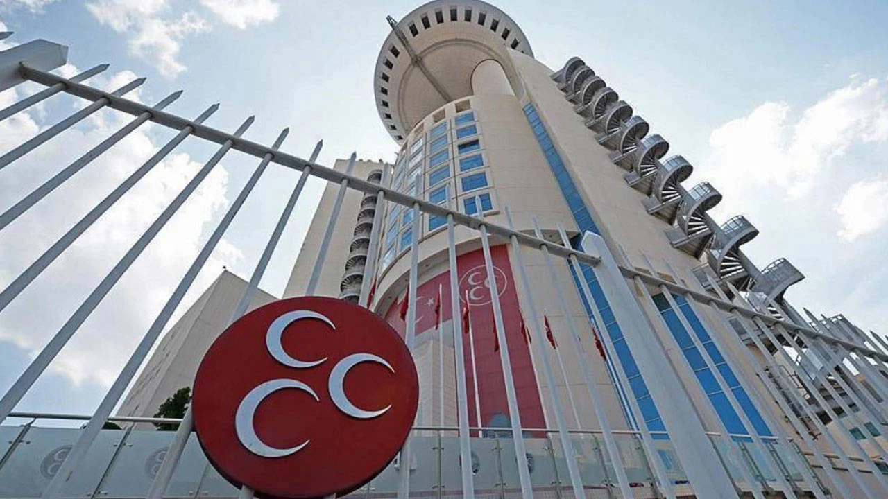 MHP'de bir il teşkilatı daha feshedildi!