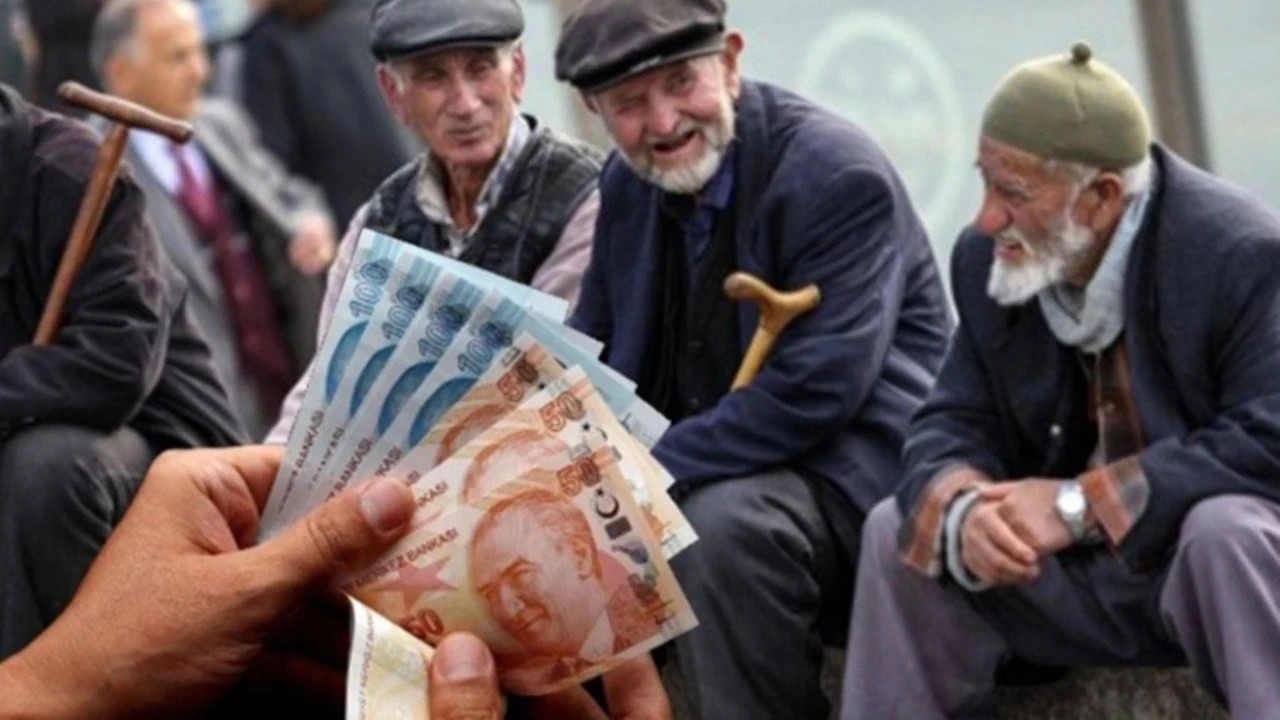 Emekli promosyonunda yeni dönem: Banka değiştirirken bu hesaba dikkat!