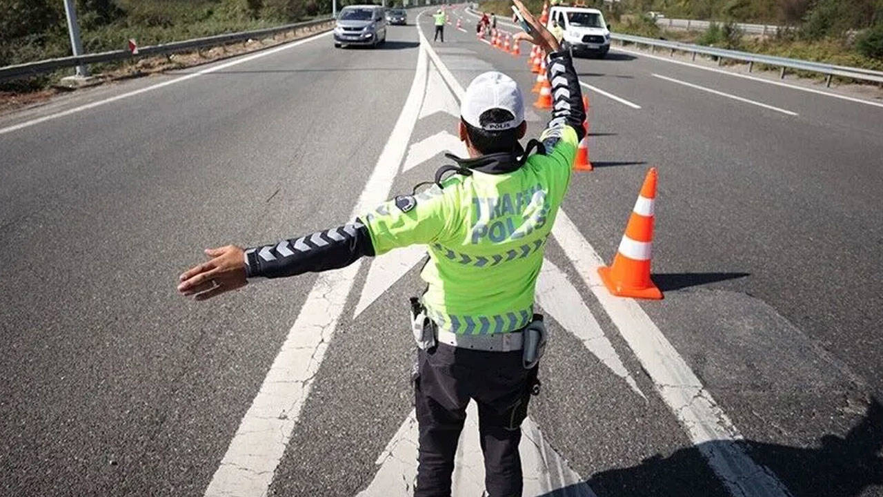 İstanbul'da bazı yollar trafiğe kapatıldı! İşte alternatif güzergahlar...
