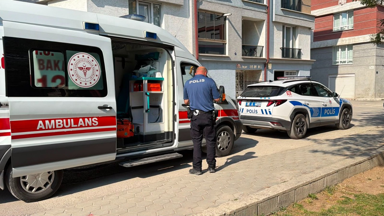 Sokak ortasında dehşet! Seyyar satıcı defalarca bıçaklandı