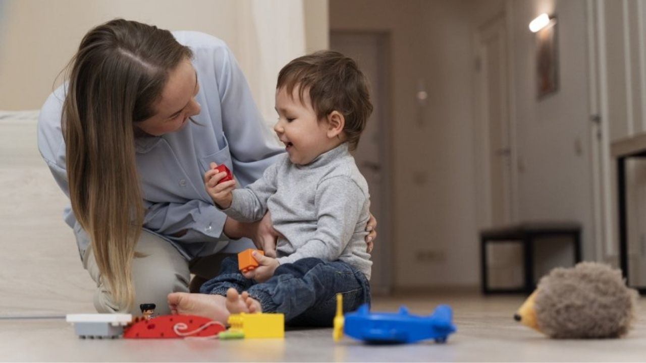 Artık kreş yerine komşu var! Özel kreşler ateş pahası: Çalışan ailelerin yeni adresi belli oldu