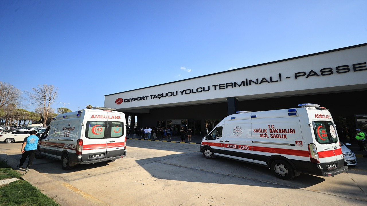 Kazazedelerin aileleri Taşucu Limanı'na geldi! Kriz masası oluşturuldu