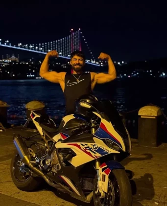 Motor tutkusuyla tanınıyordu! Sosyal medya fenomeni kazada hayatını kaybetti