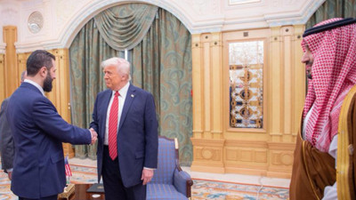 Tarihi g&ouml;r&uuml;şme ger&ccedil;ekleşti. ABD Başkanı Trump, Suriye Cumhurbaşkanı Şara ile Riyad'da bir araya geldi
