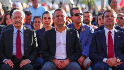 FLAŞ! CHP'de sular durulmuyor! Bazı CHP'li vekiller Kemal Kılı&ccedil;daroğlu'na destek verdi. Mevcut y&ouml;netime isyan etti... İmamoğlu 'ihanet' diyerek sert &ccedil;ıktı