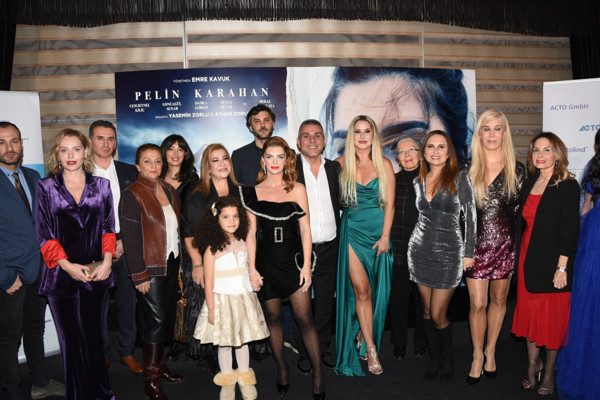 'Dalgalar ve İzler' filmine muhteşem gala... &lsquo;Dalgalar ve İzler&rsquo; hem ağlatacak hem de d&uuml;ş&uuml;nd&uuml;recek. İşte filmin vizyona gireceği tarih - Resim : 3