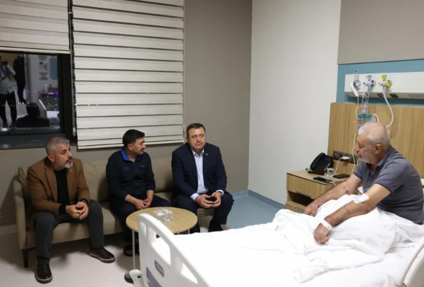 AK Parti Gaziantep teşkilatından dayanışma örneği! Yangından etkilenenlerle buluştu - Resim : 4