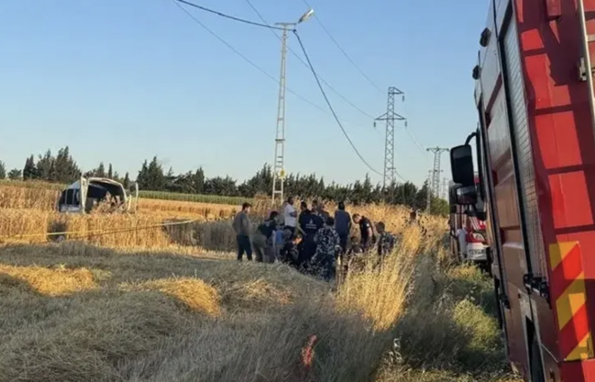 Silivri’de can pazarı! Minibüs otluk alana devrildi: Ölü ve yaralılar var! - Resim : 2