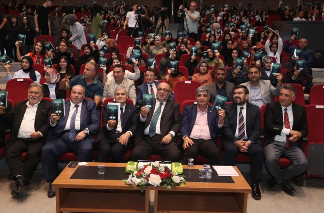 Kahramanmaraş’ta gençlik ve hitabet şöleni! Öğrenciler fikirlerini özgürce anlattı - Resim : 2