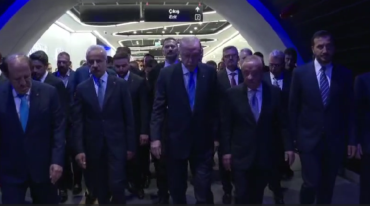 Türkiye’nin en yeni metro hattı ilk günde binlerce yolcu taşıdı: O tarihe kadar ücretsiz - Resim : 2