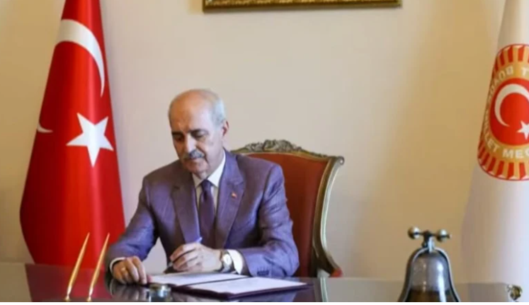 Numan Kurtulmuş 'çerçeve yasa' için imza attı - Resim : 2