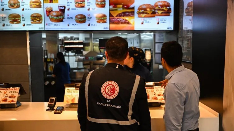 &ldquo;Sınırsız &ccedil;ay&rdquo; ve &ldquo;Her 10 g&uuml;nde 2 bin yeni sa&ccedil; k&ouml;k&uuml;&rdquo; vaadi pahalıya patladı! Bakanlıktan milyonluk ceza - Resim : 3