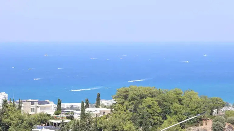 Akdeniz'de can pazarı! Girne a&ccedil;ıklarında yolcu gemisi battı: Ekipler zamanla yarış i&ccedil;erisinde - Resim : 3