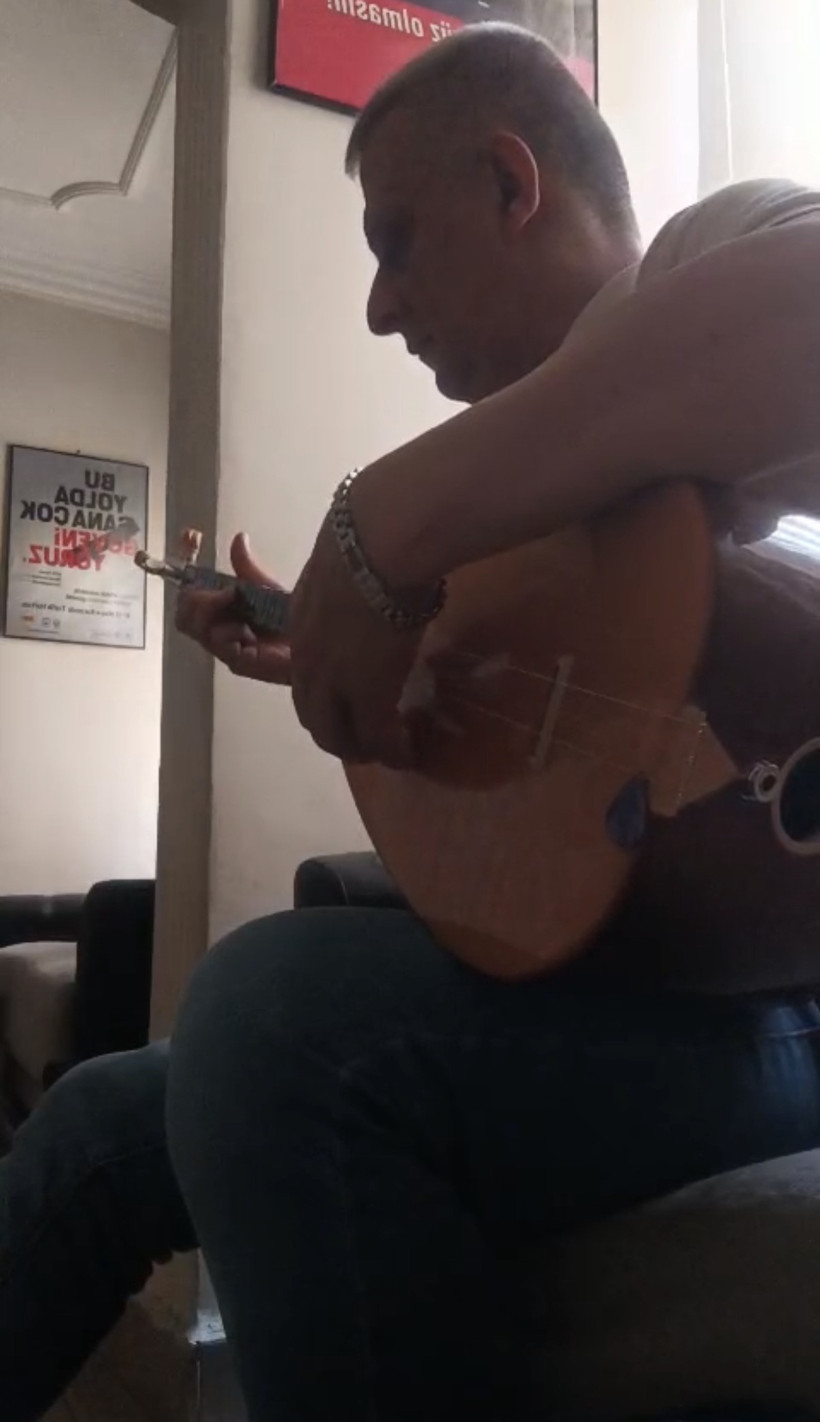 Sosyal medyada viral olan boşanma! Biri davul zurna çaldı, diğeri bağlama ile kutladı - Resim : 2