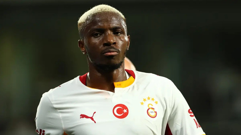 Victor Osimhen'den k&ouml;t&uuml; haber! Resmi a&ccedil;ıklama geldi: 2 ma&ccedil;ta da forma giyemeyecek