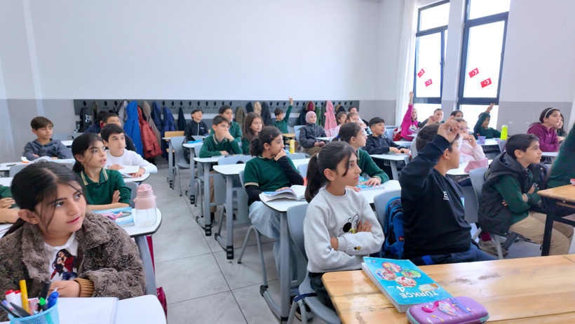 Diyarbakır’da deprem sonrası yapılan okulda ilk 23 Nisan coşkusu! Bakan Kurum paylaştı: “Yepyeni bir okulda, bayramın heyecanı bir başka oluyor” - Resim : 3