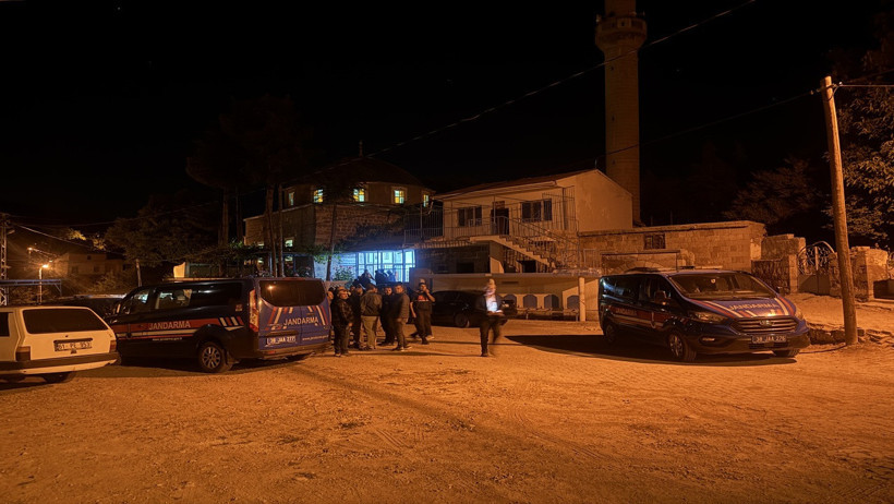 Kayseri'de cami avlusunda kanlı dehşeti yaşattı: Psikolojik rahatsızlığı varmış! - Resim : 2