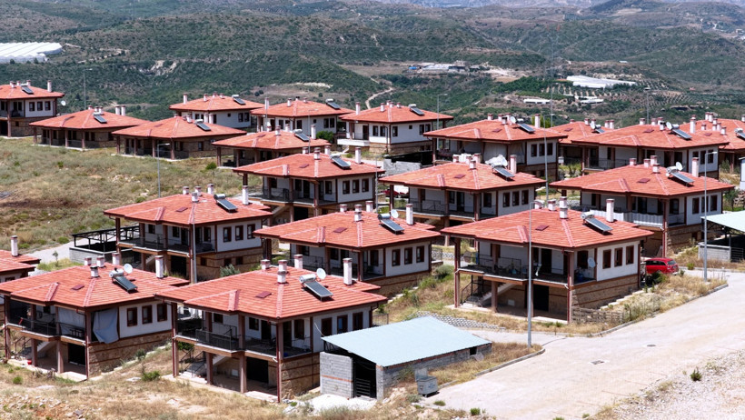 5 yıl sonra aynı yerde... Bakan Murat Kurum o görüntüleri paylaştı: Yeni evlerinde huzur buldular