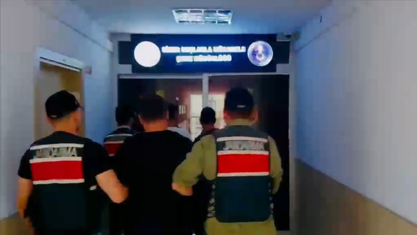 Bakan G&uuml;rlek duyurdu! 17,9 milyar TL'lik para trafiğine operasyon: O para kuruluşuna soruşturma - Resim : 5