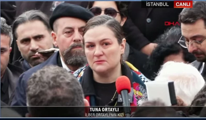 Türkiye, İlber Ortaylı'ya veda etti! Kızı Tuna Ortaylı gözyaşlarına hakim olamadı - Resim : 4