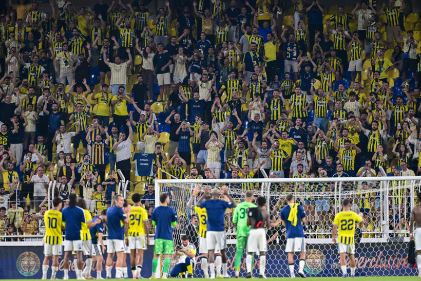 Fenerbahçe-Gornik Zabrze maçı Türkiye'yi ekrana kilitledi! Futbolseverler tv100'de futbola doydu