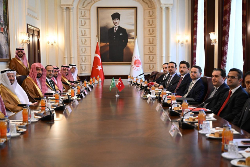 Bakan Gürlek, Suudi mevkidaşı ile bir araya geldi - Resim : 2