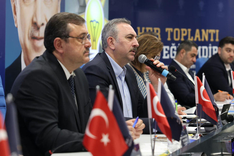 AK Parti Gaziantep&rsquo;te tek y&uuml;rek: Saha boş bırakılmayacak