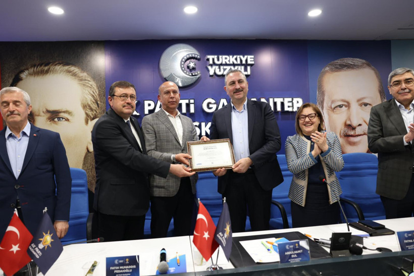 AK Parti Gaziantep&rsquo;te tek y&uuml;rek: Saha boş bırakılmayacak - Resim : 5