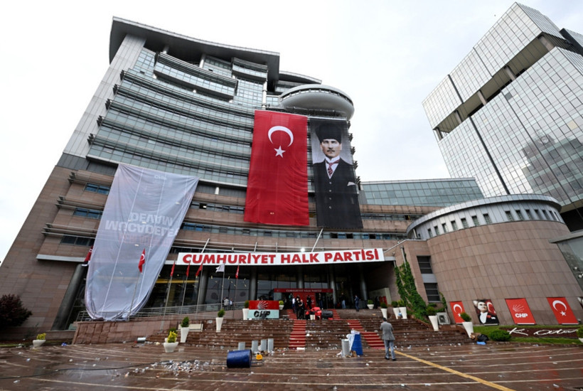 CHP’de kurultay krizi büyüyor! 111 vekilden ortak imza: İmza vermeyen 27 vekil ise belli oldu