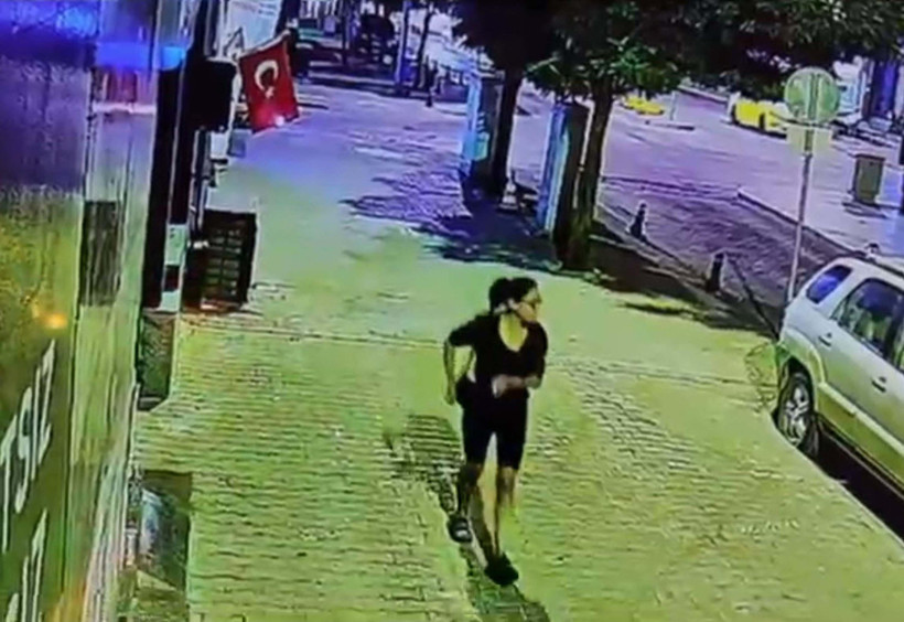Yaptığı saygısızlık yanına kar kalmadı! Gözaltına alındı - Resim : 2