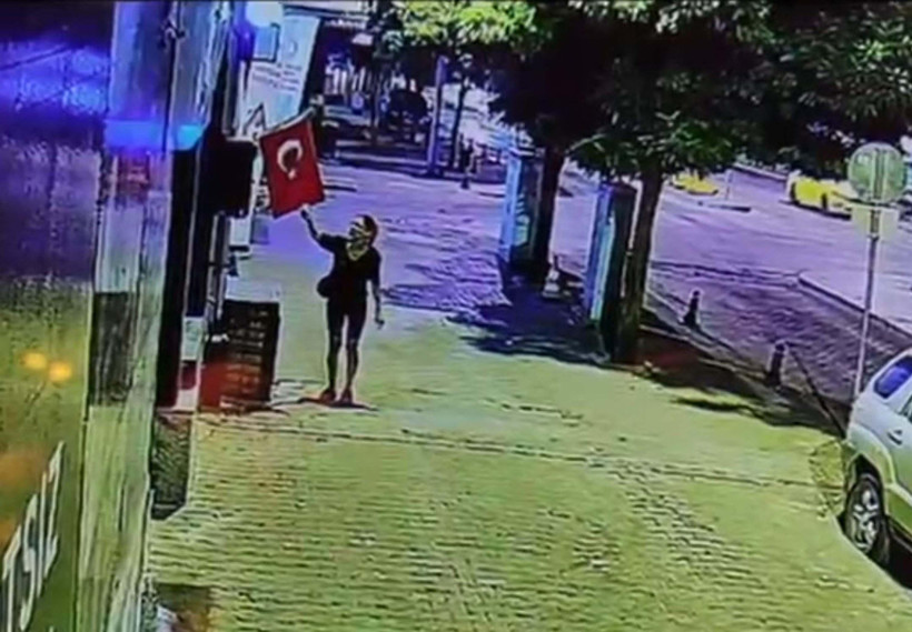 Yaptığı saygısızlık yanına kar kalmadı! Gözaltına alındı