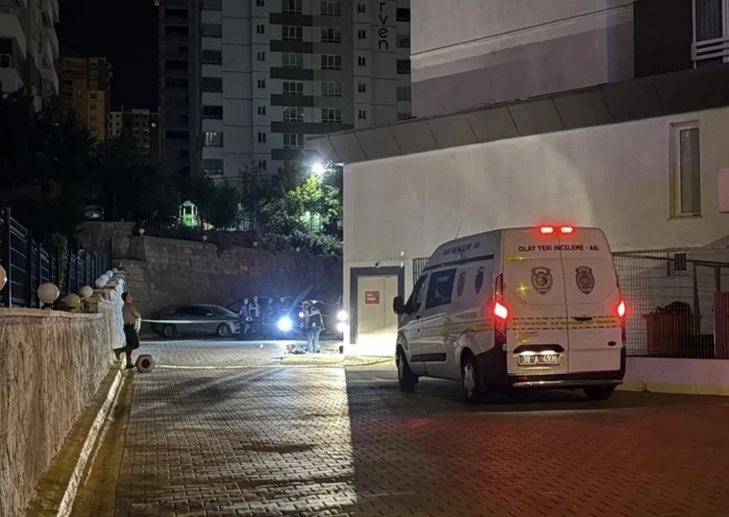 Otel odasında dehşet! 5&rsquo;inci kattan attığı kadın can verdi: &Uuml;zerine eşyalarını da fırlattı - Resim : 2