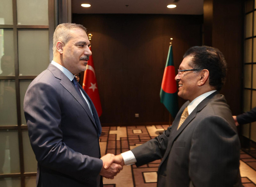 Dışişleri Bakanı Hakan Fidan Bangladeşli mevkidaşı ile görüştü