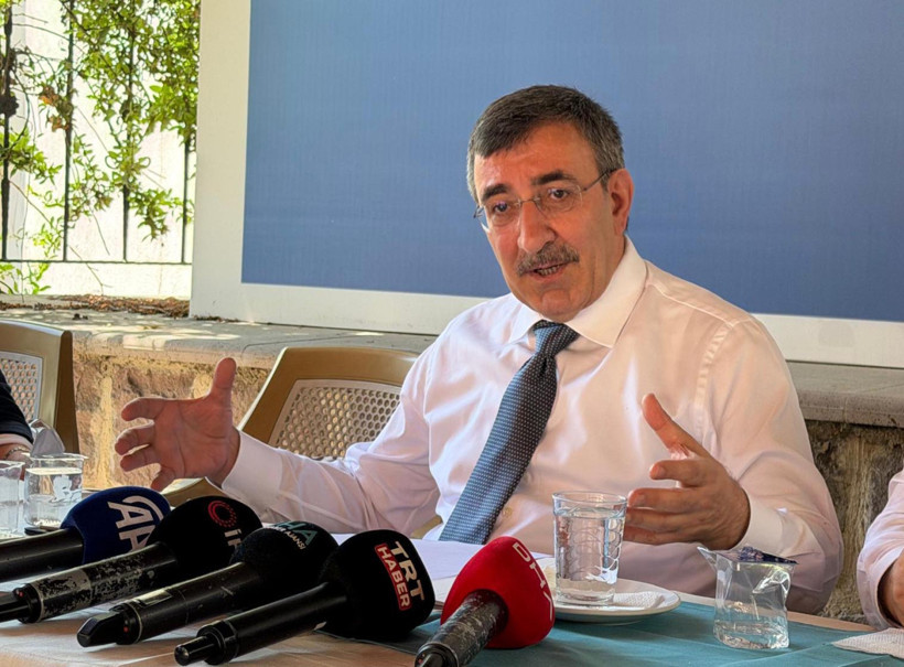 Cevdet Yılmaz açıkladı! Memur ve emekli maaşlarına düzenleme olacak mı?