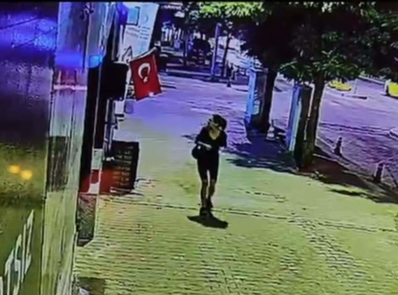 Yaptığı saygısızlık yanına kar kalmadı! Gözaltına alındı - Resim : 3