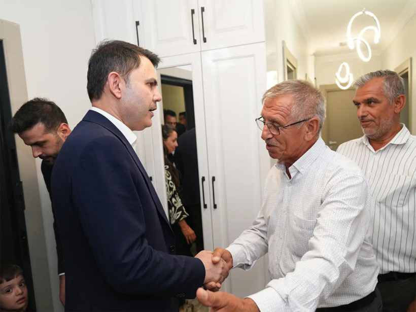 Bakan Kurum'dan acının ortasında umut ziyareti! Yusuf'un dedesinden duygulandıran s&ouml;zler: "Ben bir Yusuf'a sahip &ccedil;ıkmışım &ccedil;ok mu?" - Resim : 2