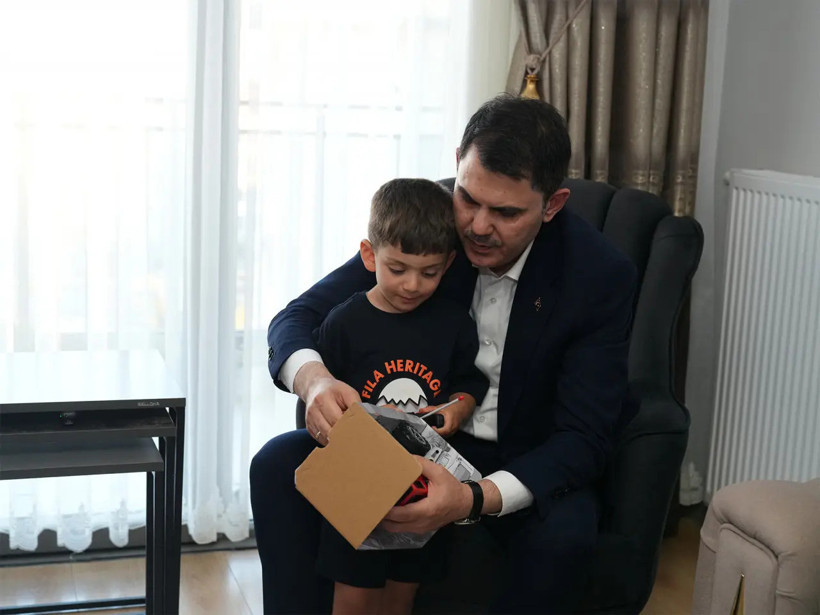 Bakan Kurum'dan acının ortasında umut ziyareti! Yusuf'un dedesinden duygulandıran s&ouml;zler: "Ben bir Yusuf'a sahip &ccedil;ıkmışım &ccedil;ok mu?" - Resim : 4