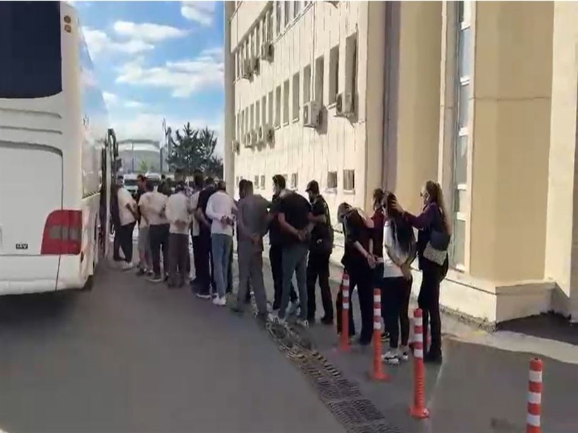 'Devre mülkünüzü yüksek fiyata satacağız' diyerek milyonları götürdüler! Operasyonla tepelerine çöküldü - Resim : 2