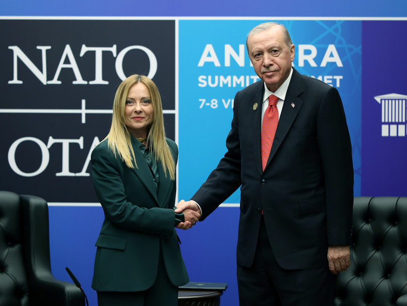 Tarihi NATO Zirvesi'nde ikinci g&uuml;n! Erdoğan ve Rutte liderleri karşıladı, aile fotoğrafı &ccedil;ekildi - Resim : 6