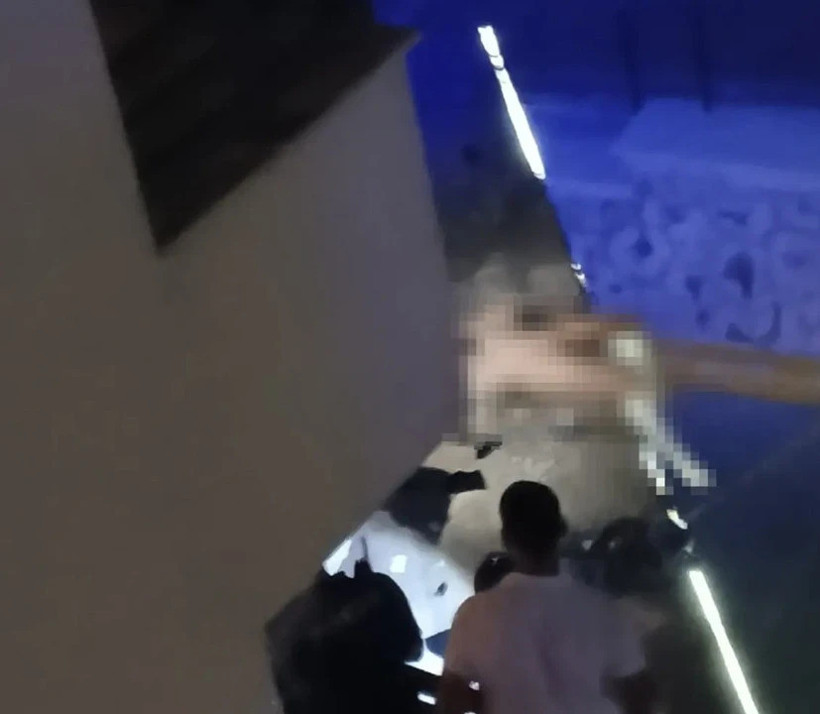 Otel odasında dehşet! 5&rsquo;inci kattan attığı kadın can verdi: &Uuml;zerine eşyalarını da fırlattı