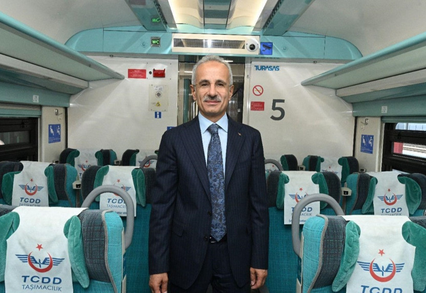 Bakan Uraloğlu duyurdu! Ücretsiz tren seyahati uygulamalarında yeni dönem