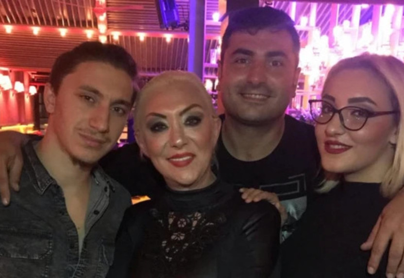 Güllü'nün kızı Tuğyan'ın o görüntüleri ortaya çıktı! Hemşire yaptığı döneme ilişkin iddialar kan dondurdu: Uyumadan önce...