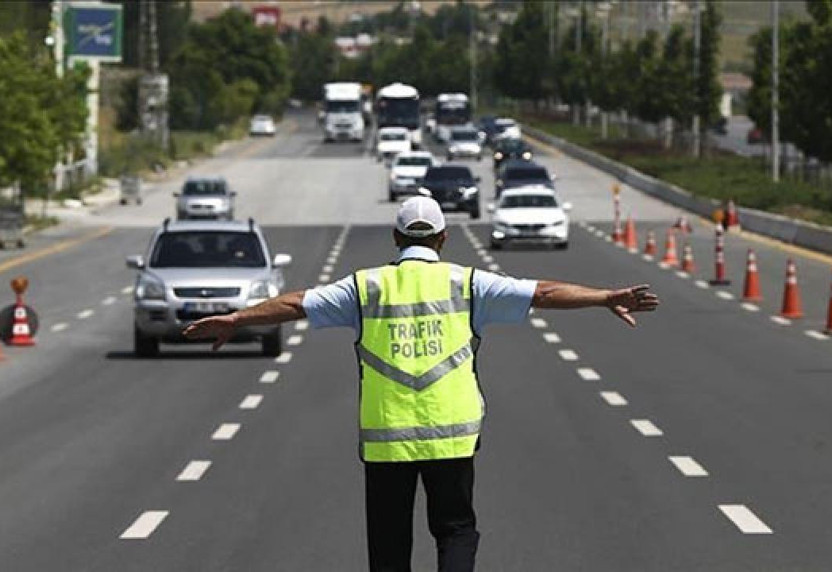 İstanbul'da bazı yollar trafiğe kapatıldı! Dışarı çıkacaklar dikkat! İşte alternatif güzergahlar...